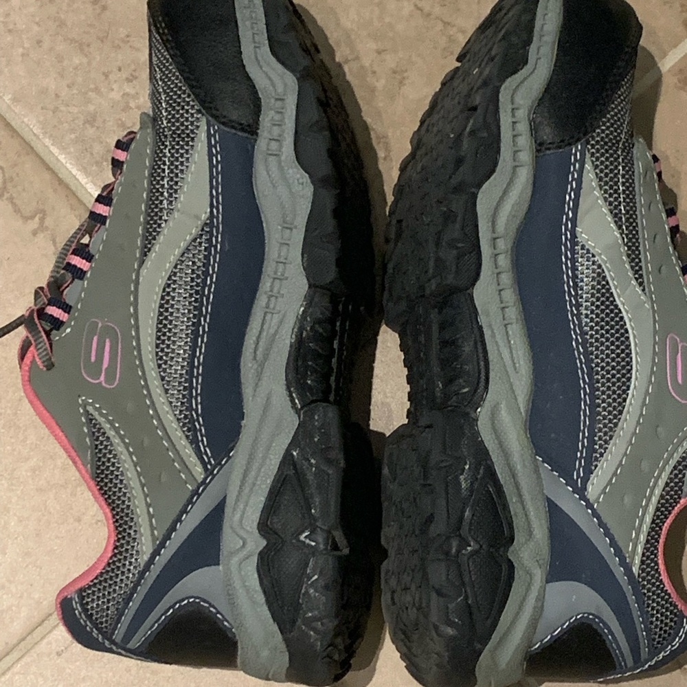 Skechers steel toe work shoes. Slip resistant